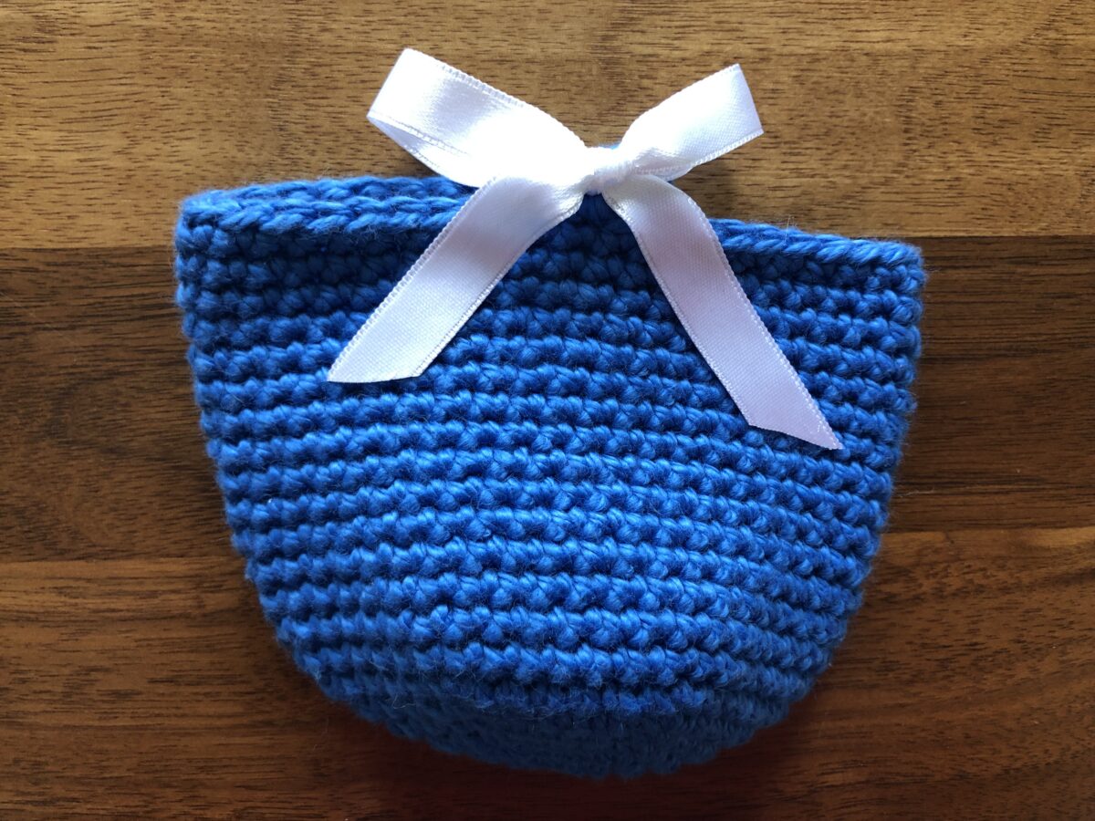 Osterkörbchen uni - blau